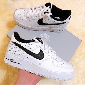 Air Force 1 ‘07 GS Size 7.5 in wmn/ 6Y in Youth